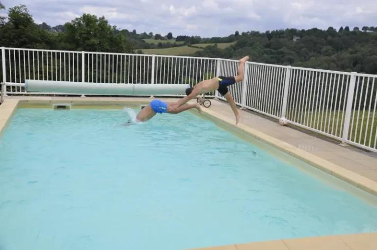 Piscine plouf